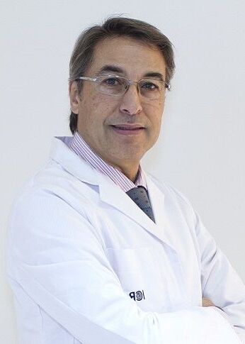 Doctor erreumatologoa Kevin Sanz